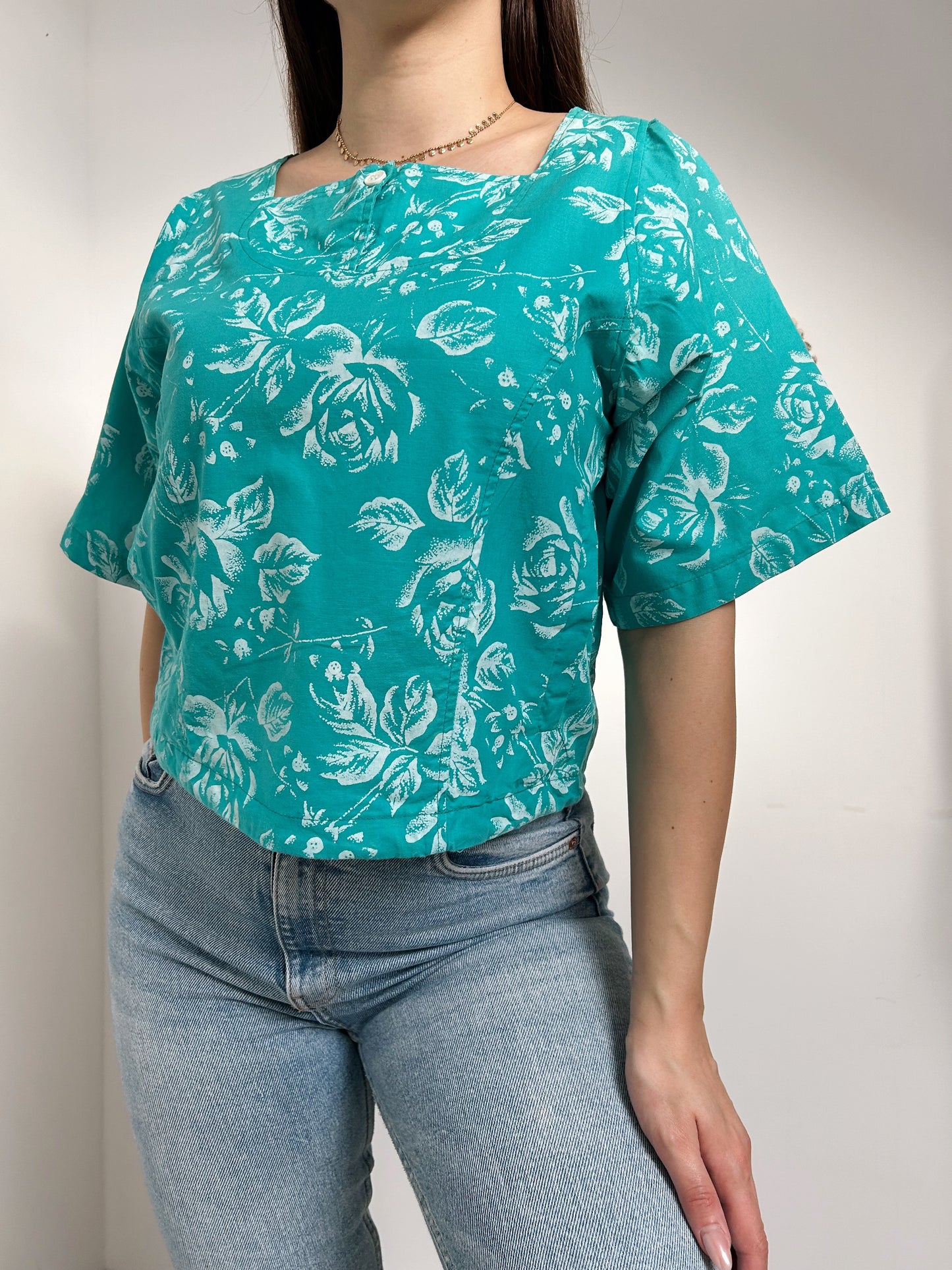 Turquoise oversized short blouse with 90s flowers Size 36/38