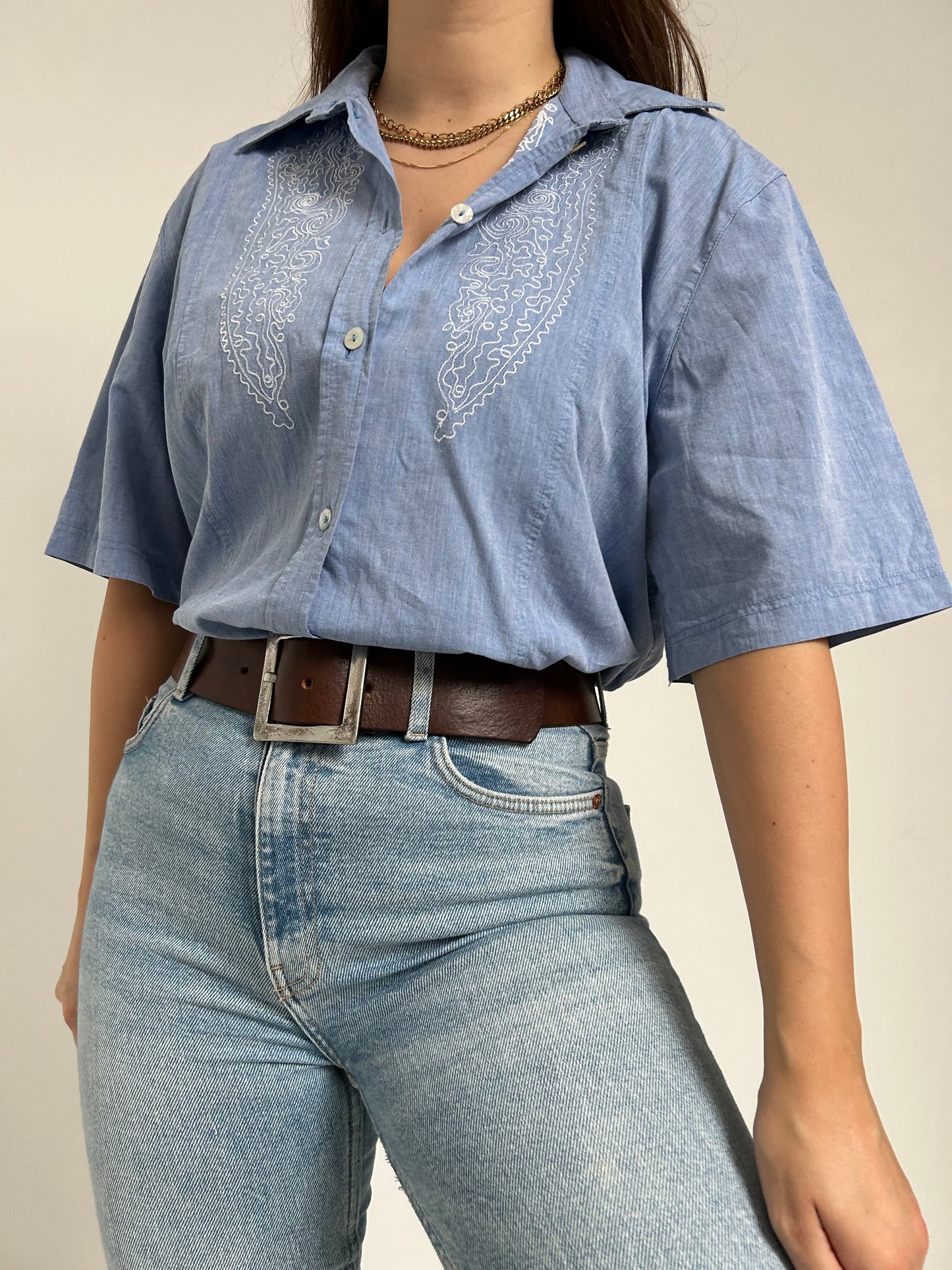 90s embroidered blue denim oversized shirt Size 38 to 42