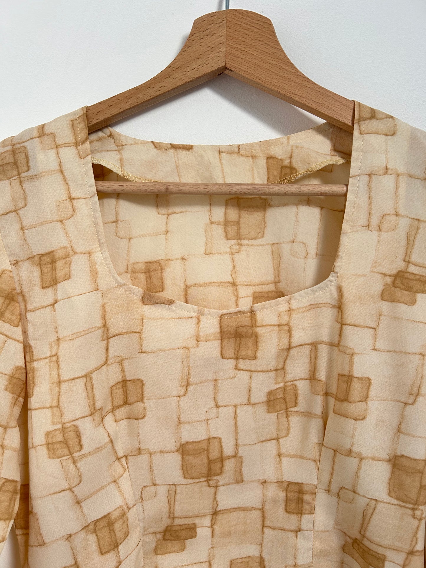 Beige 70s geometric patterned shirt Size 34