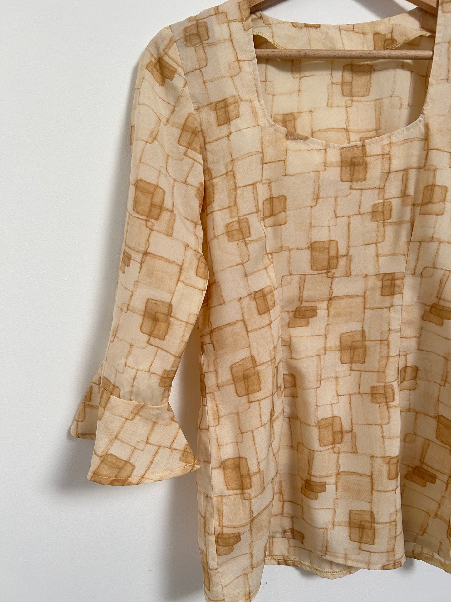 Beige 70s geometric patterned shirt Size 34