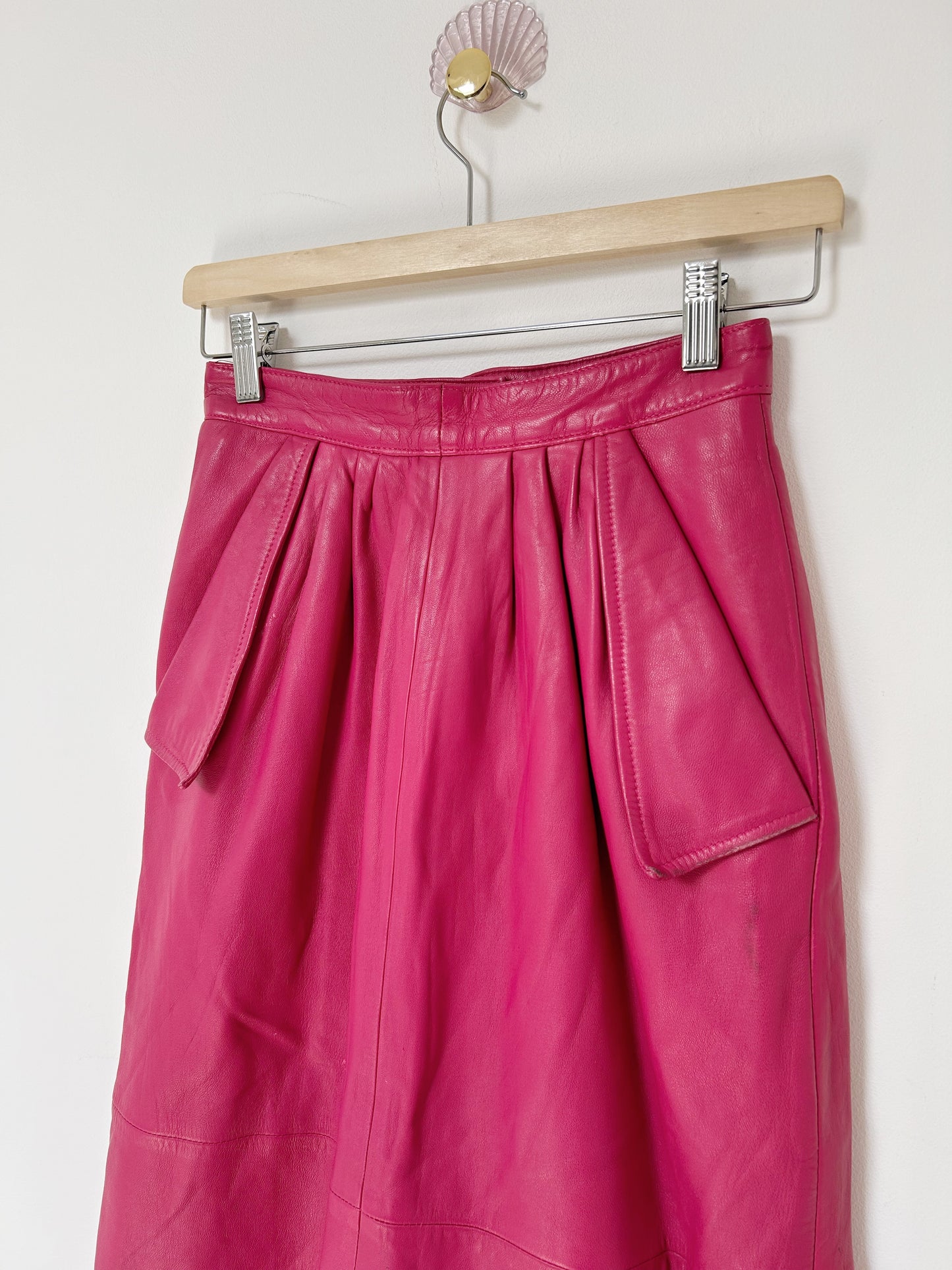 Jupe en cuir fushia 80s Taille 34