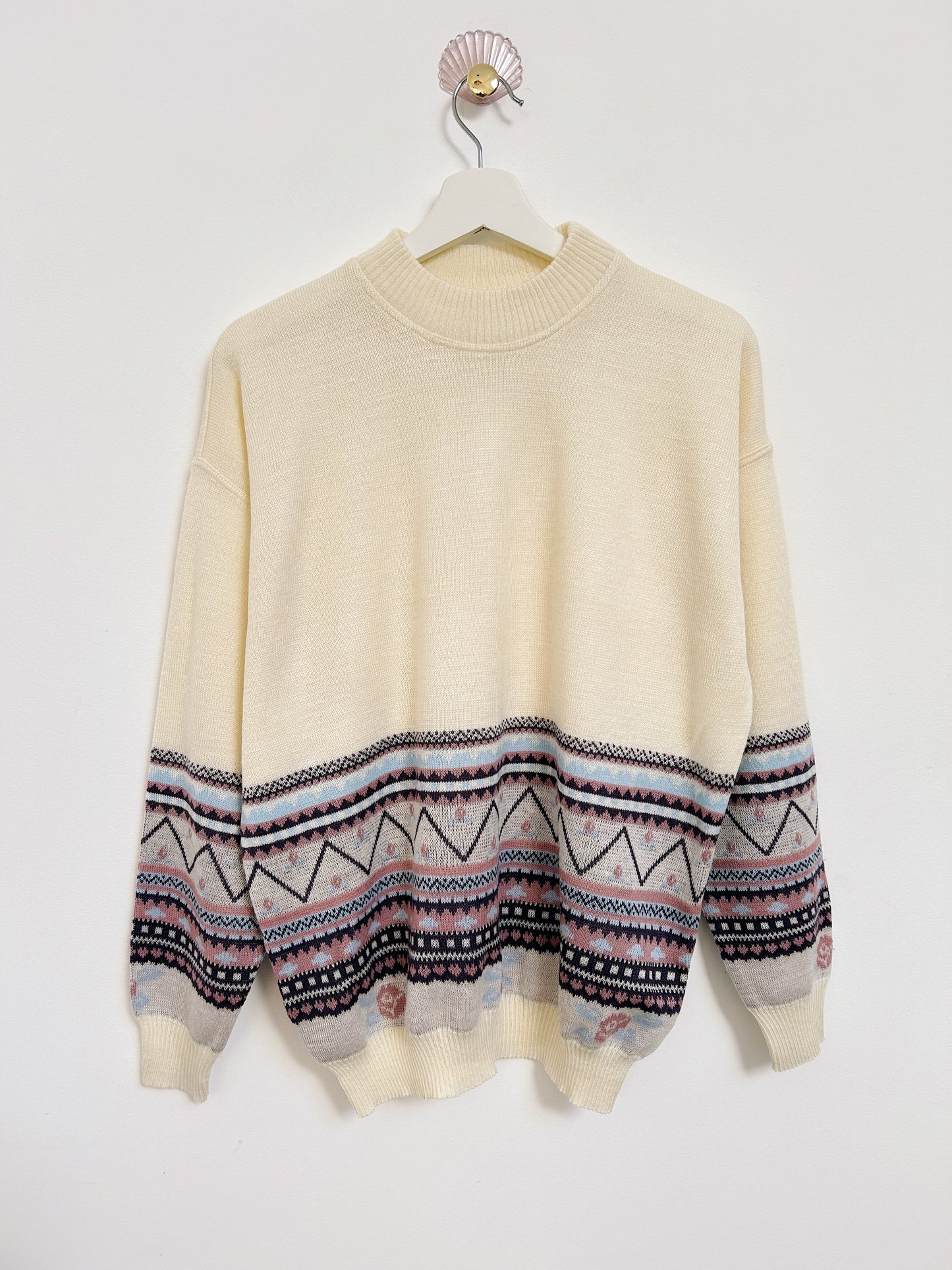 Cream oversized sweater with 90s rose print Size 40