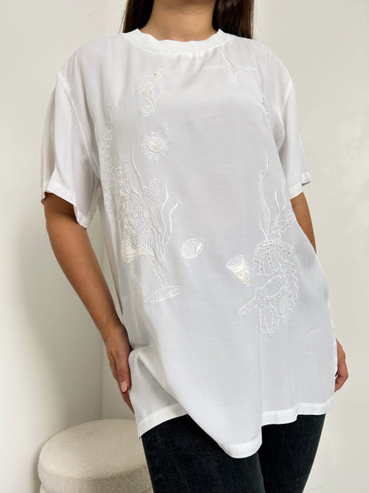 90s Ocean Embroidered Oversized T-Shirt Size 38 to 42