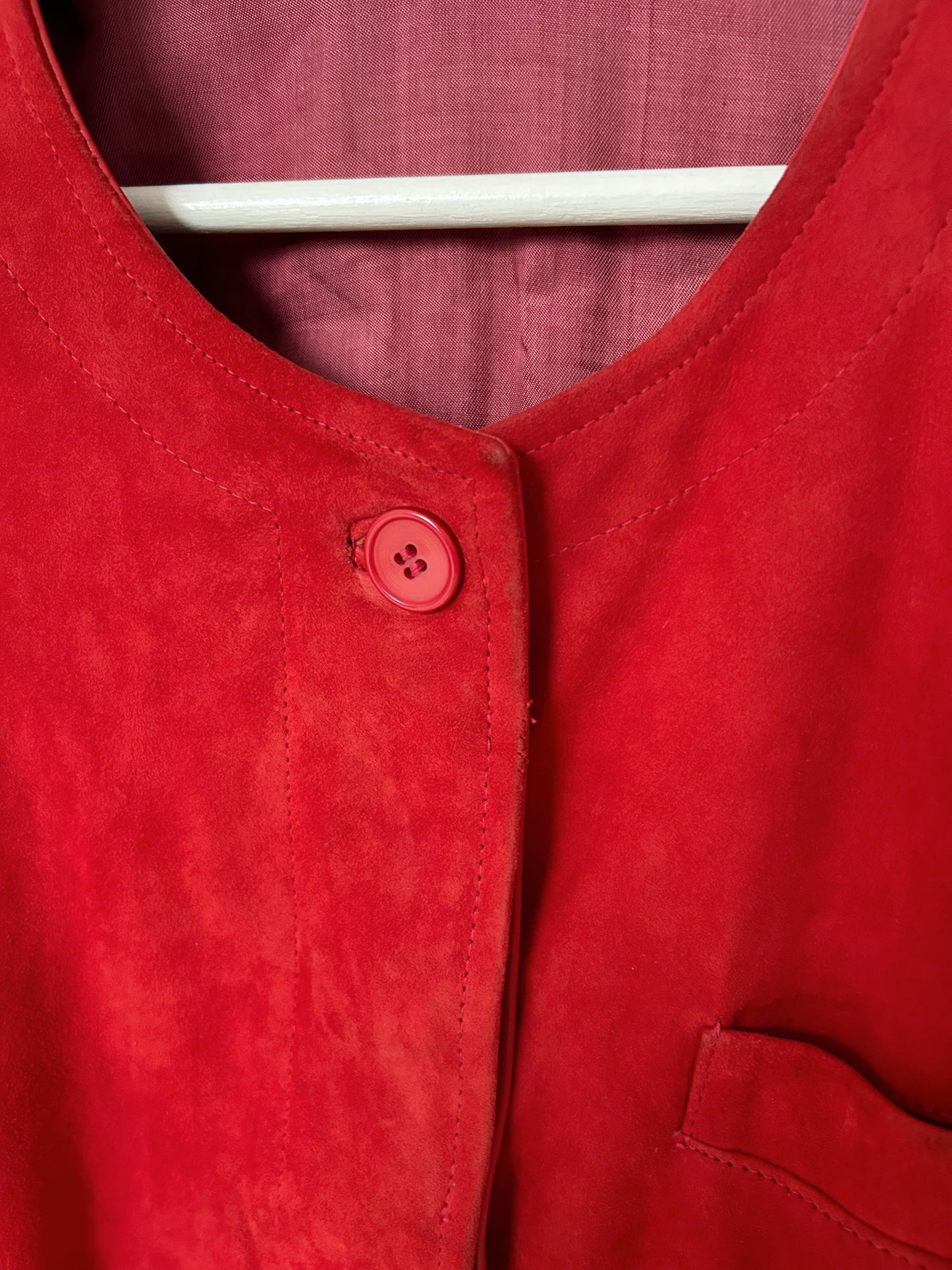 Veste courte en daim rouge 70s Taille 38/40