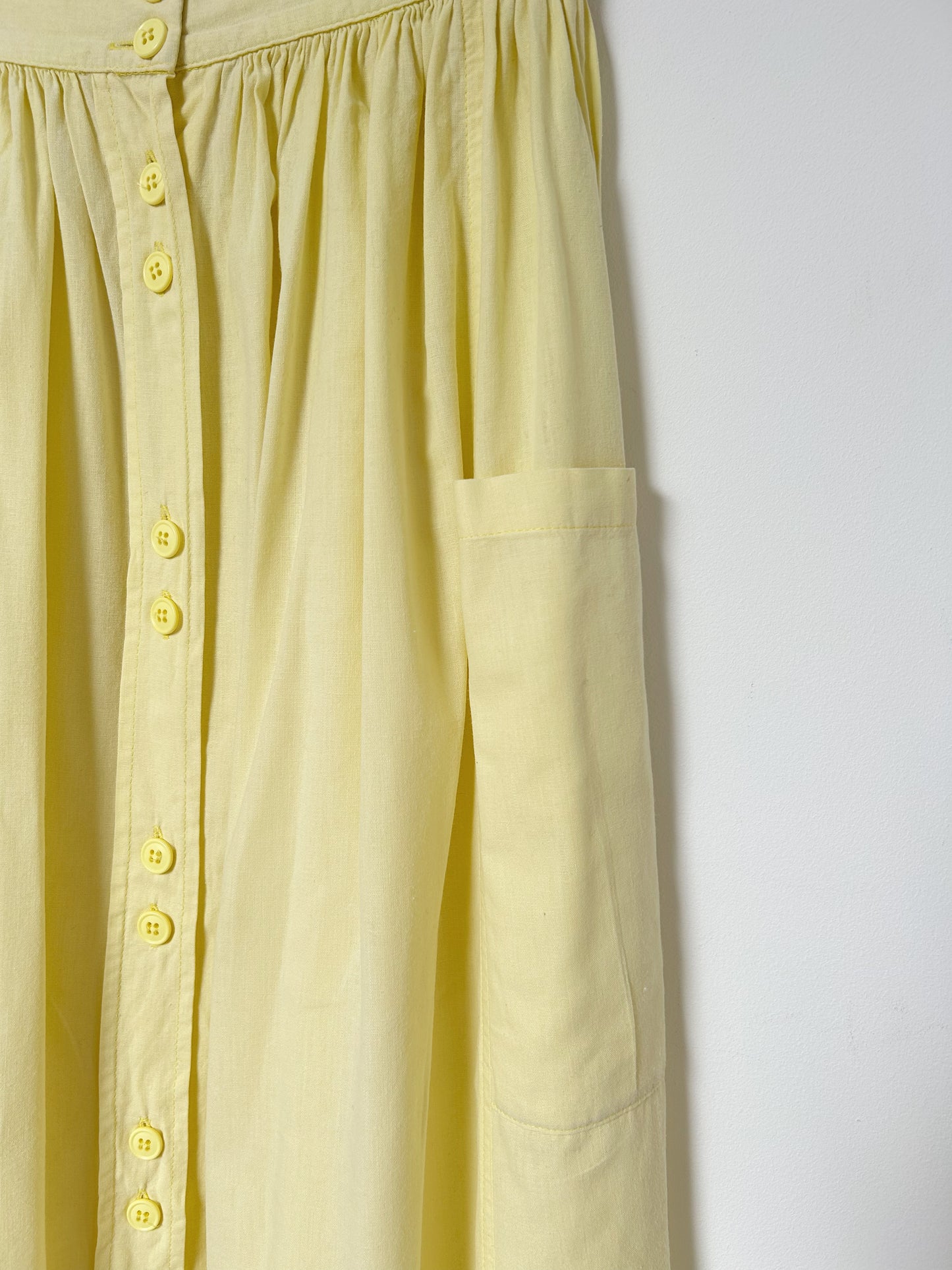 Jupe boutonnée jaune pastel 80s Taille 34