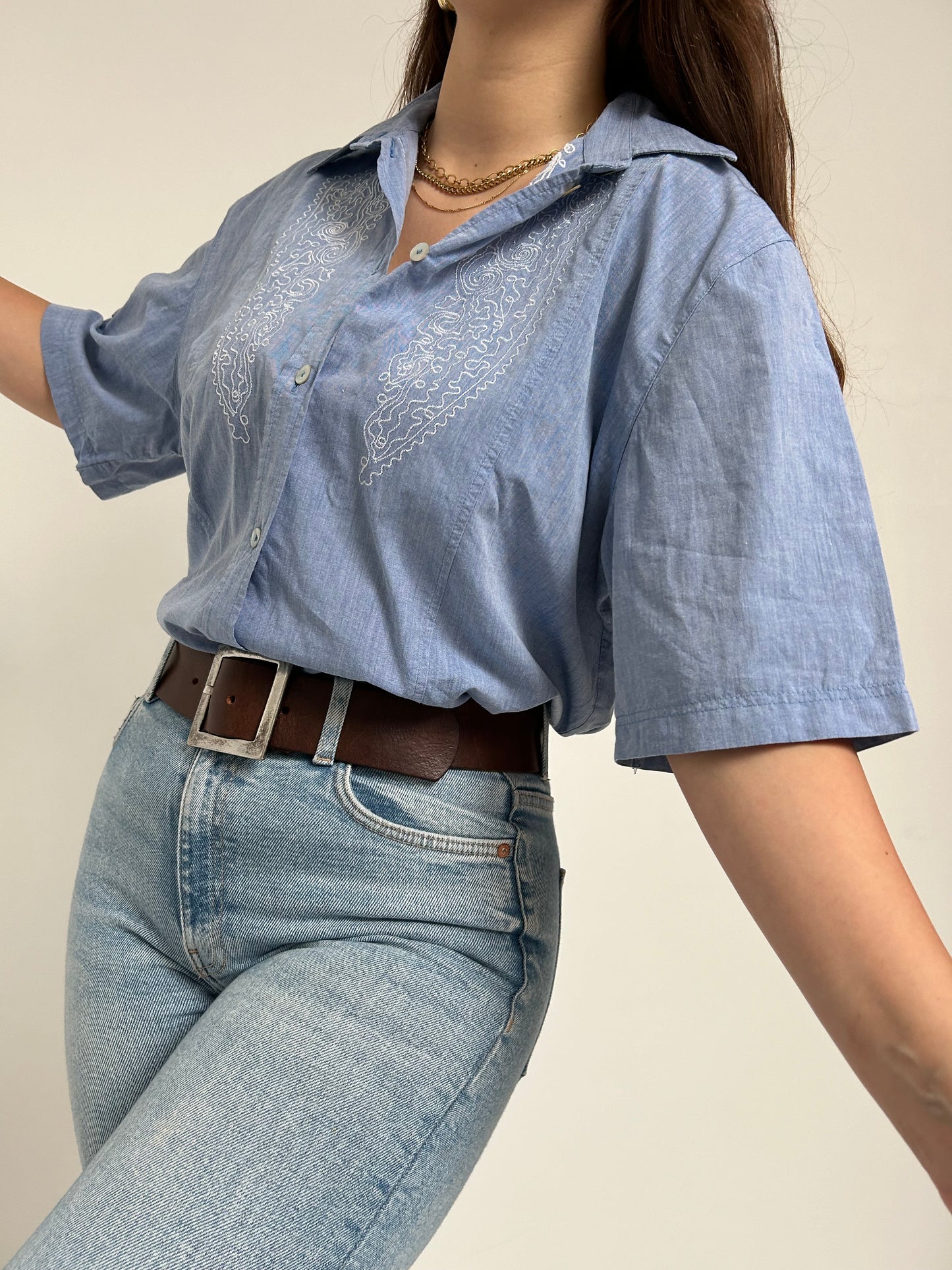 90s embroidered blue denim oversized shirt Size 38 to 42