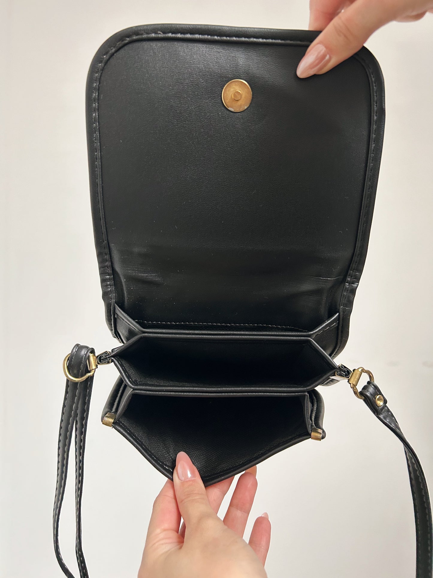 Petit sac bi matière en cuir noir 70s