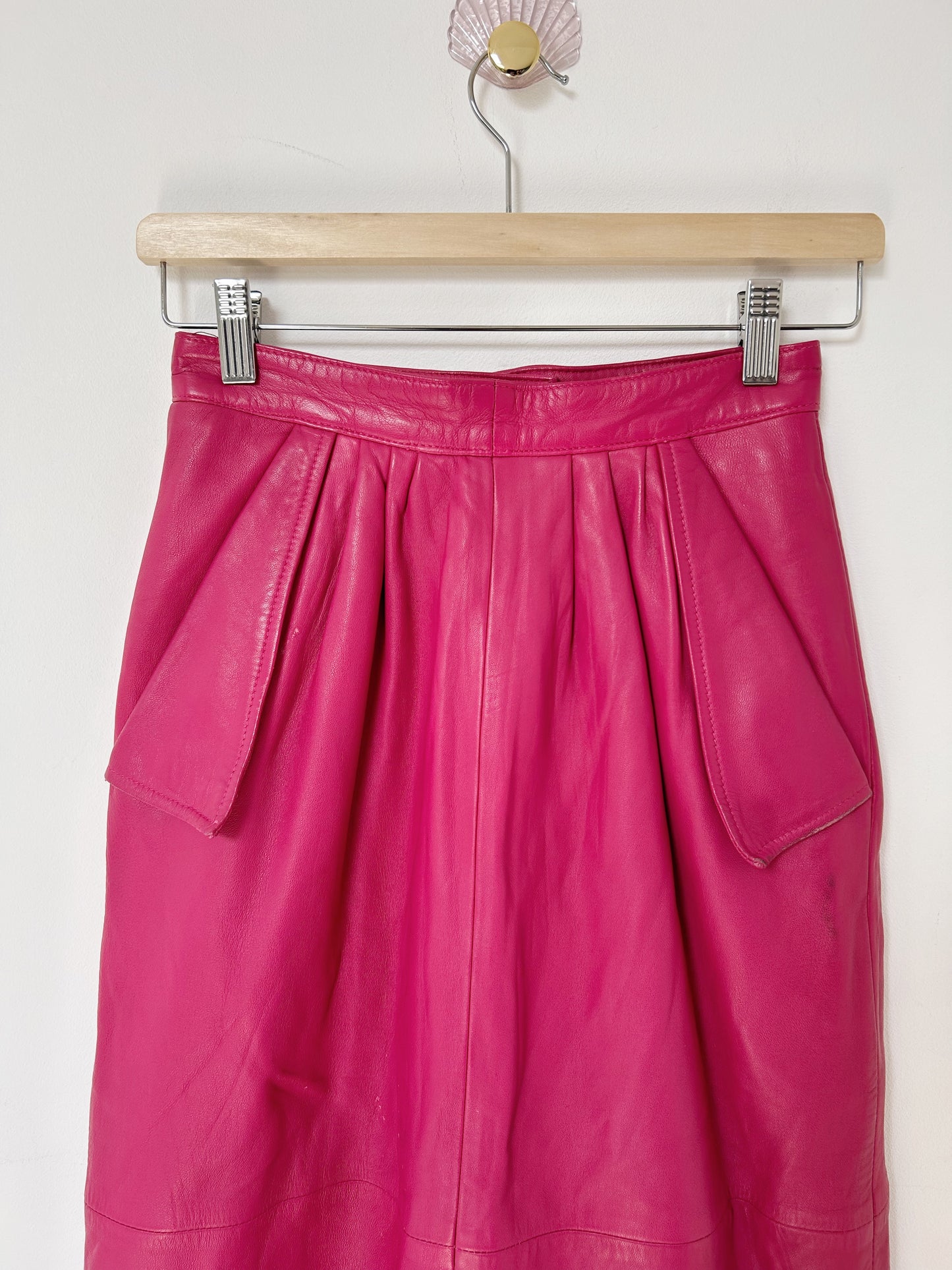 Jupe en cuir fushia 80s Taille 34