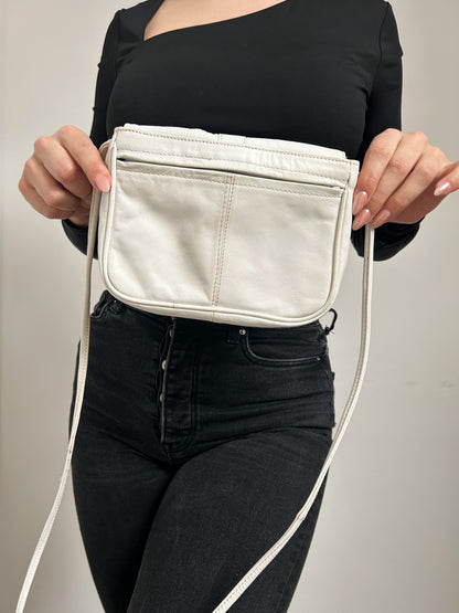 Petit sac en cuir blanc 70s