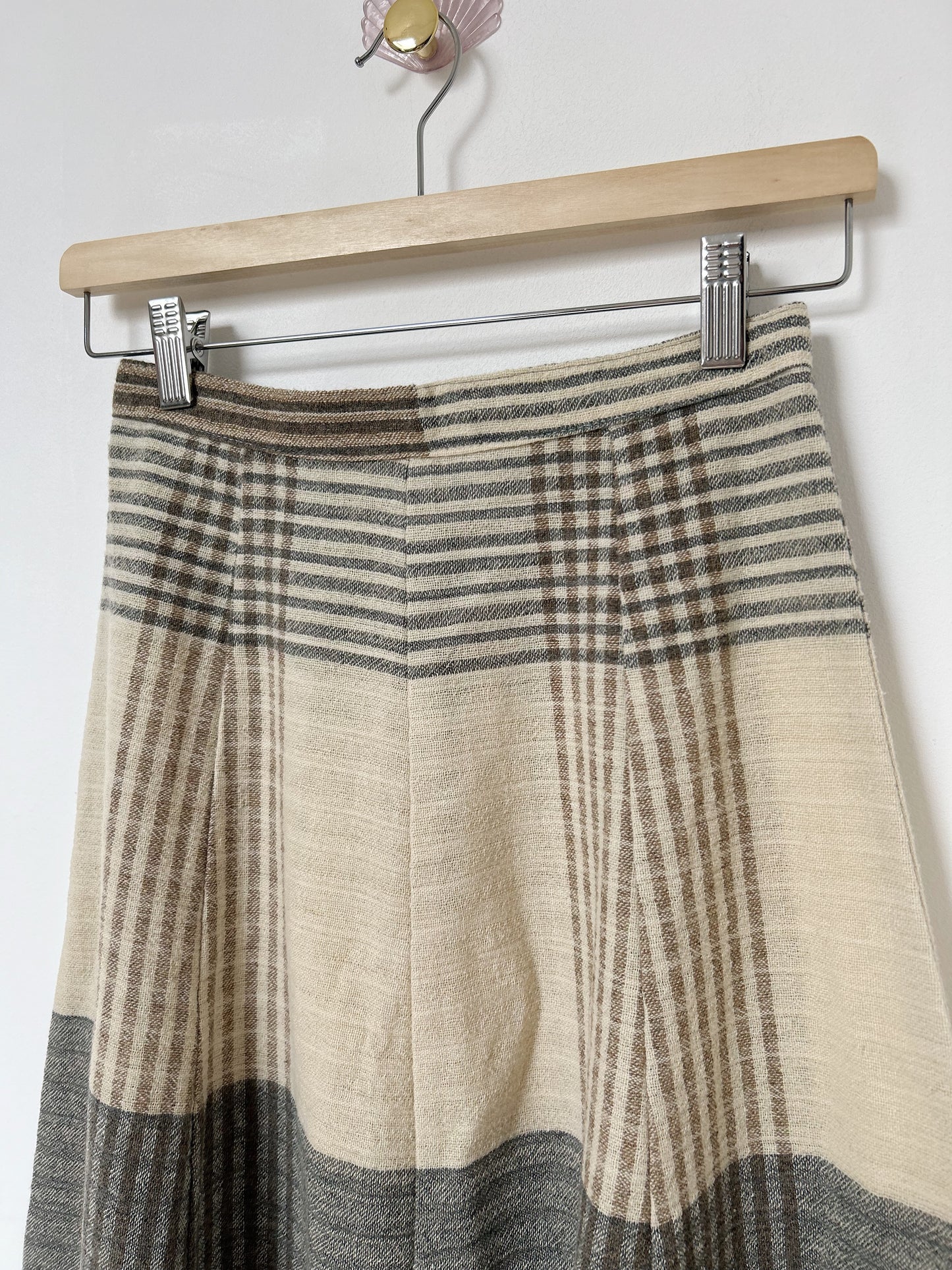 70s beige plaid skirt Size 34