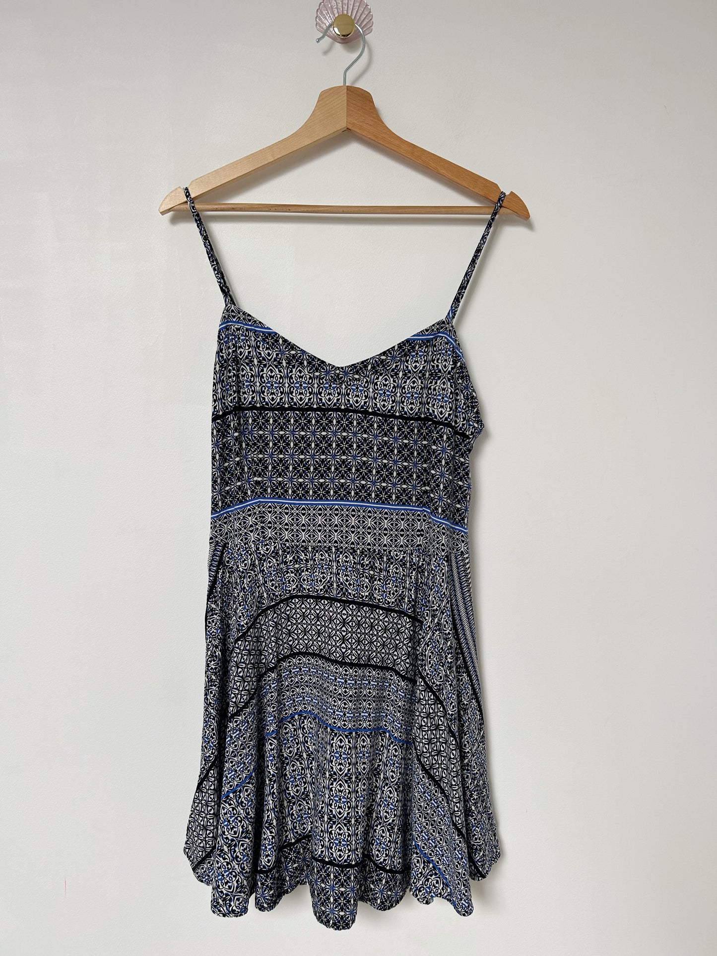 Robe à motifs bleus et noirs Taille 38