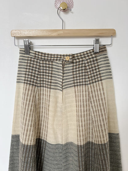 70s beige plaid skirt Size 34