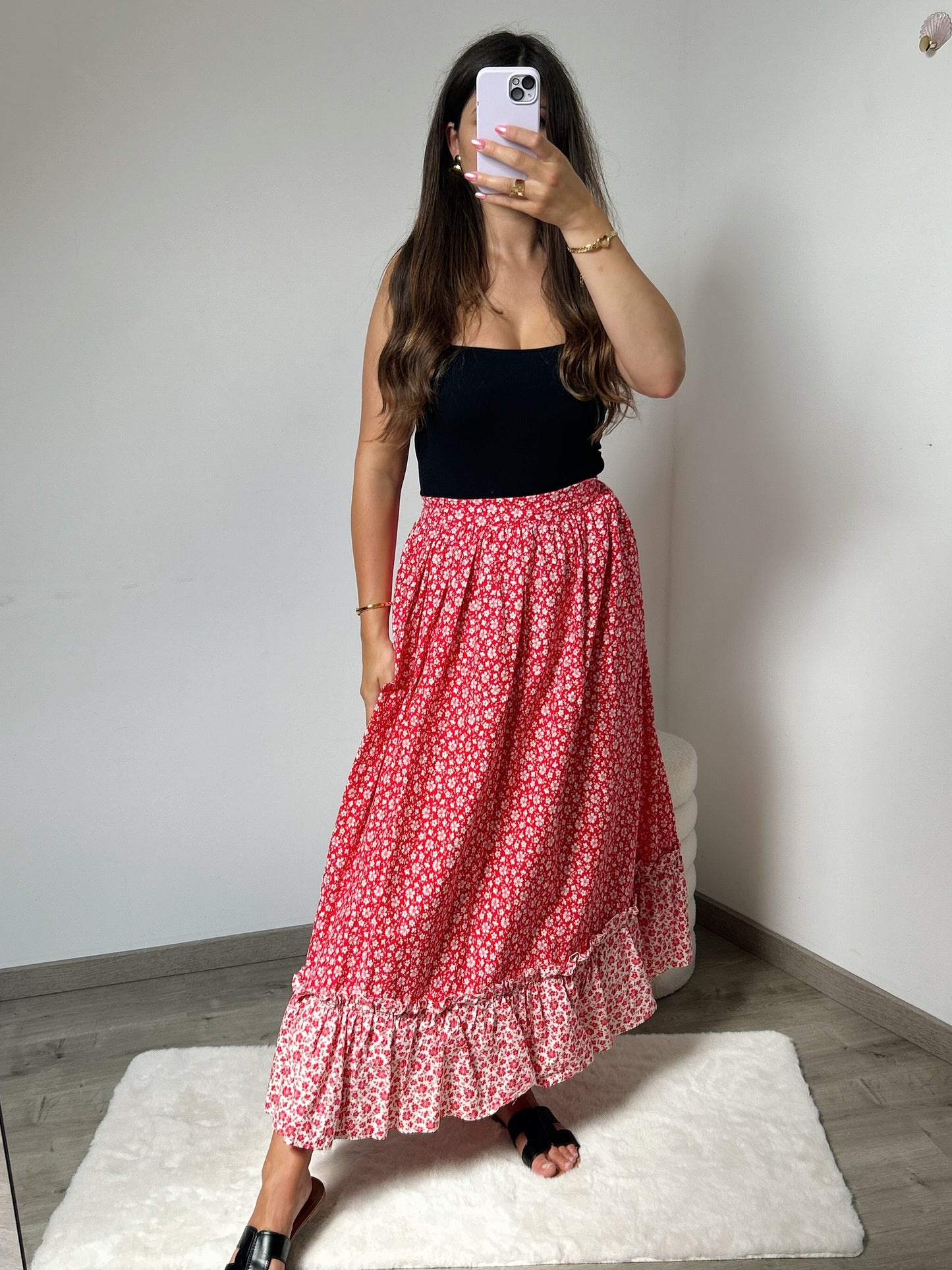 Red flared skirt with white flowers 70s Size 34