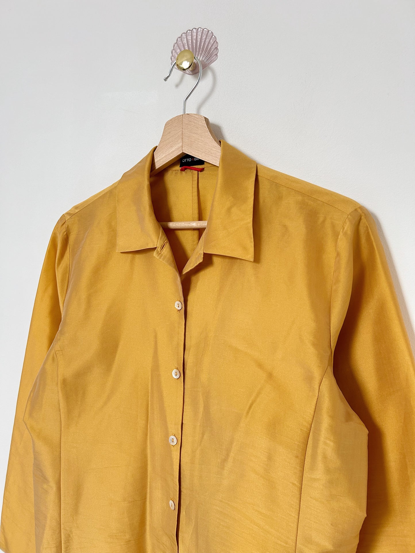 90s Metallic Yellow Shirt Size 36/38