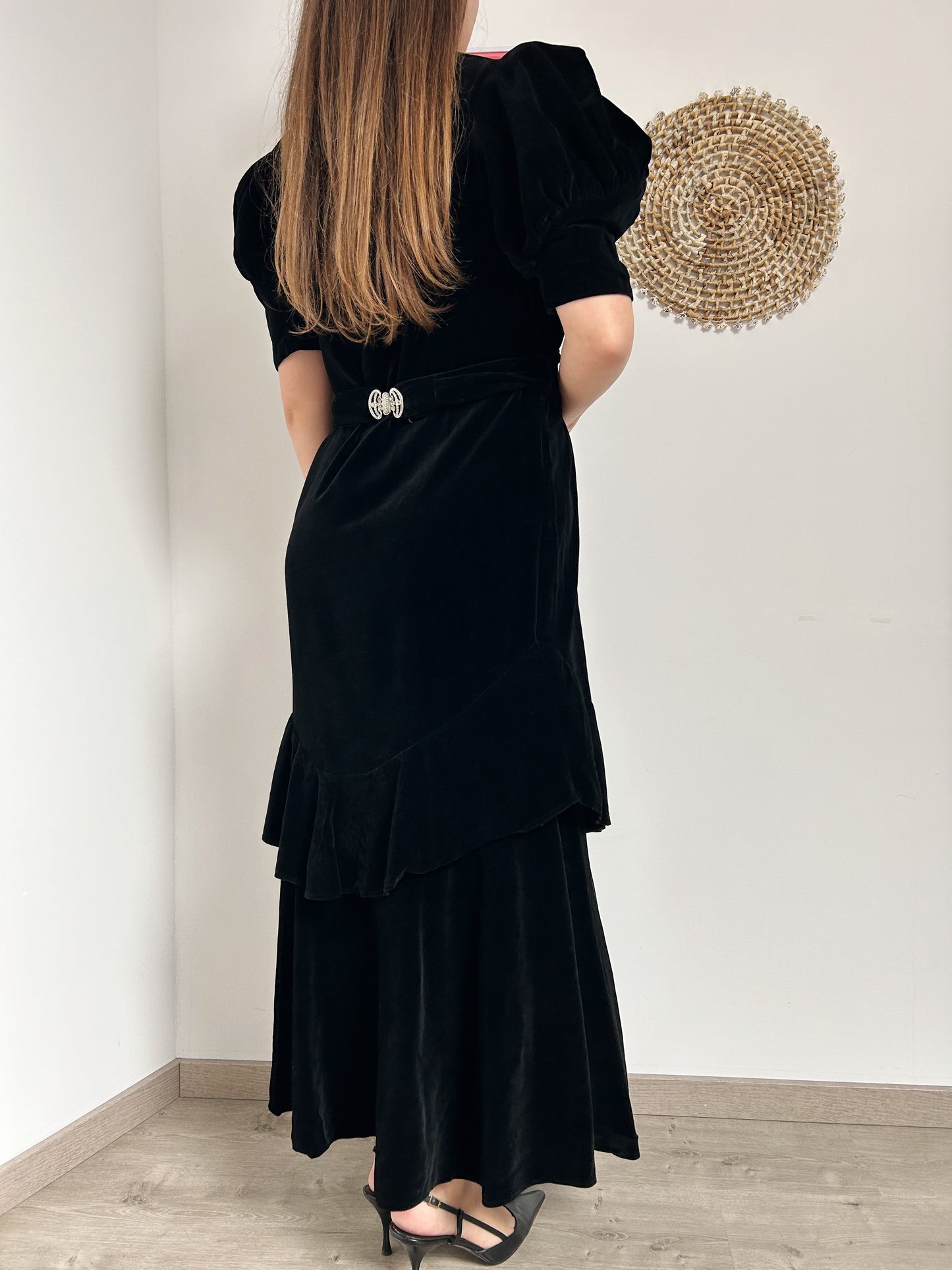 Long black velvet dress 70s Size 40