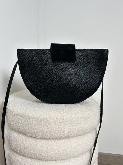 Sac demi lune en cuir noir 70s