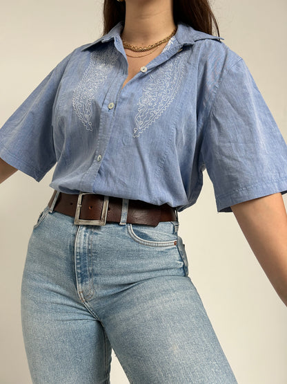 90s embroidered blue denim oversized shirt Size 38 to 42