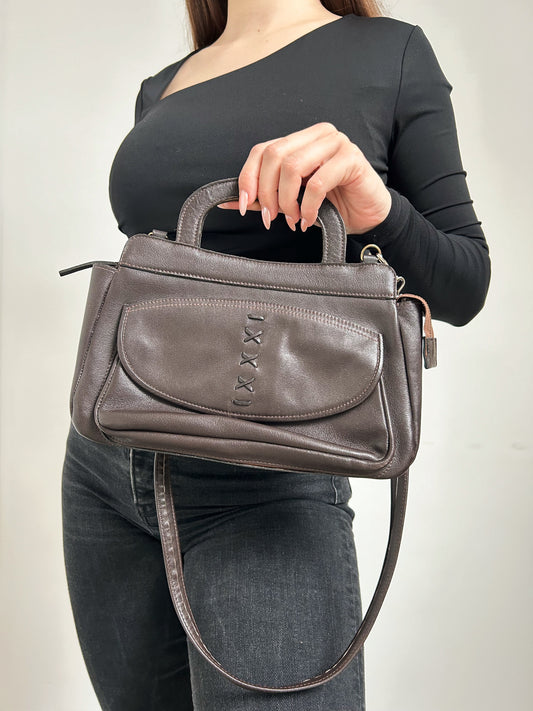 Sac en cuir marron foncé 70s