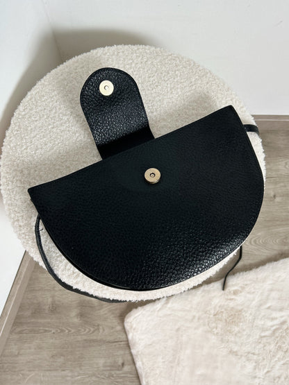 Sac demi lune en cuir noir 70s