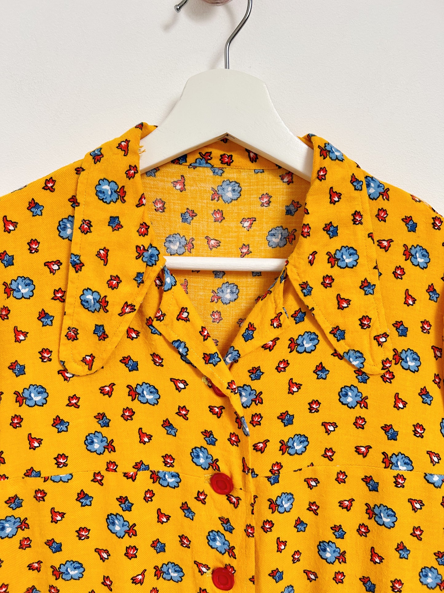 70s blue and orange floral shirt Size 34