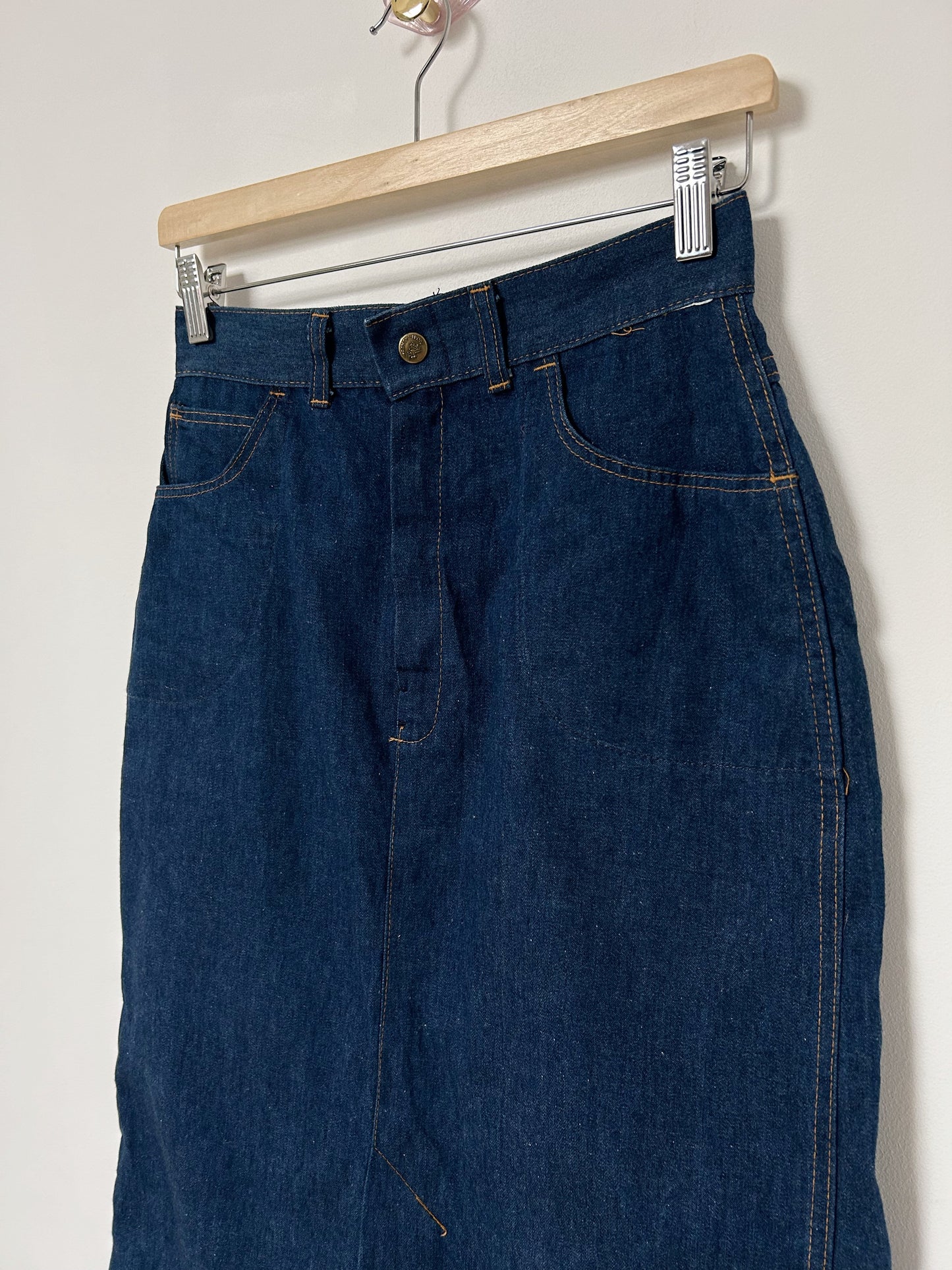 Jupe en jean brut 90s Taille 36