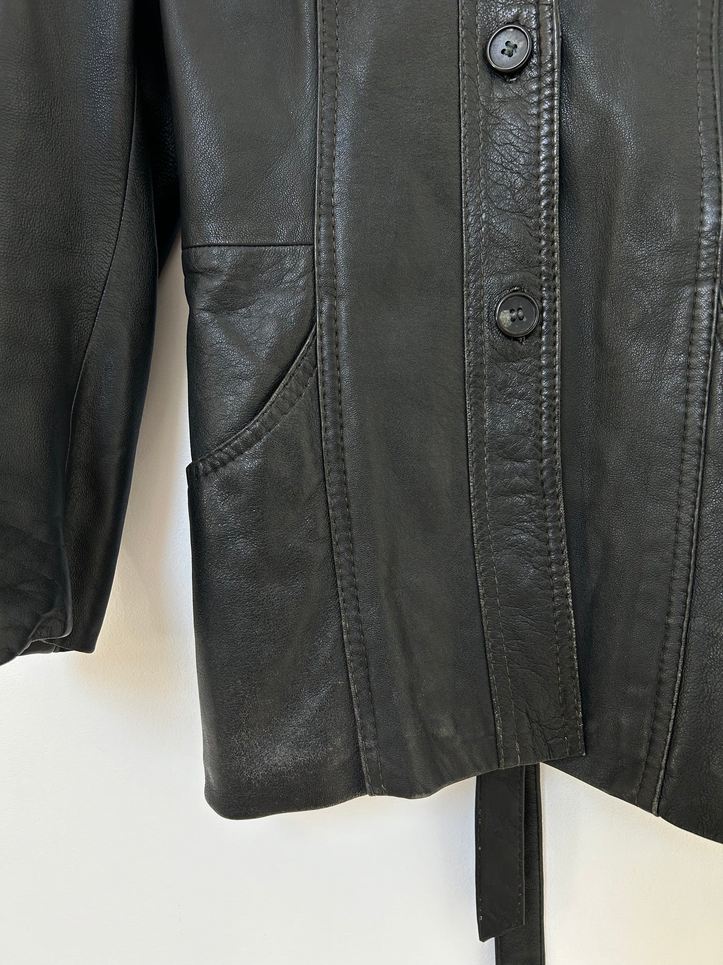 Veste en cuir cintrée noir 70s Taille 36/38