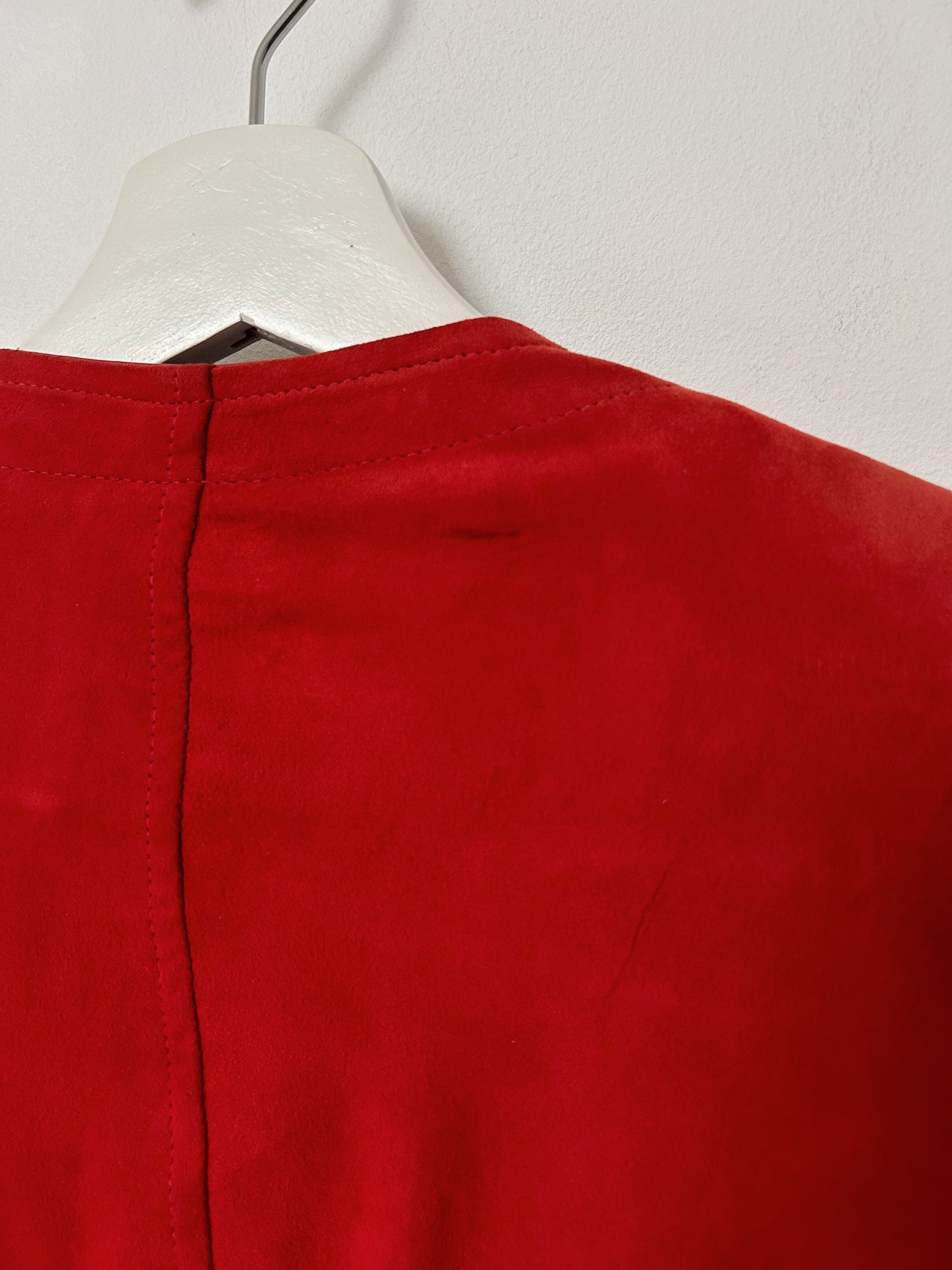 Veste courte en daim rouge 70s Taille 38/40