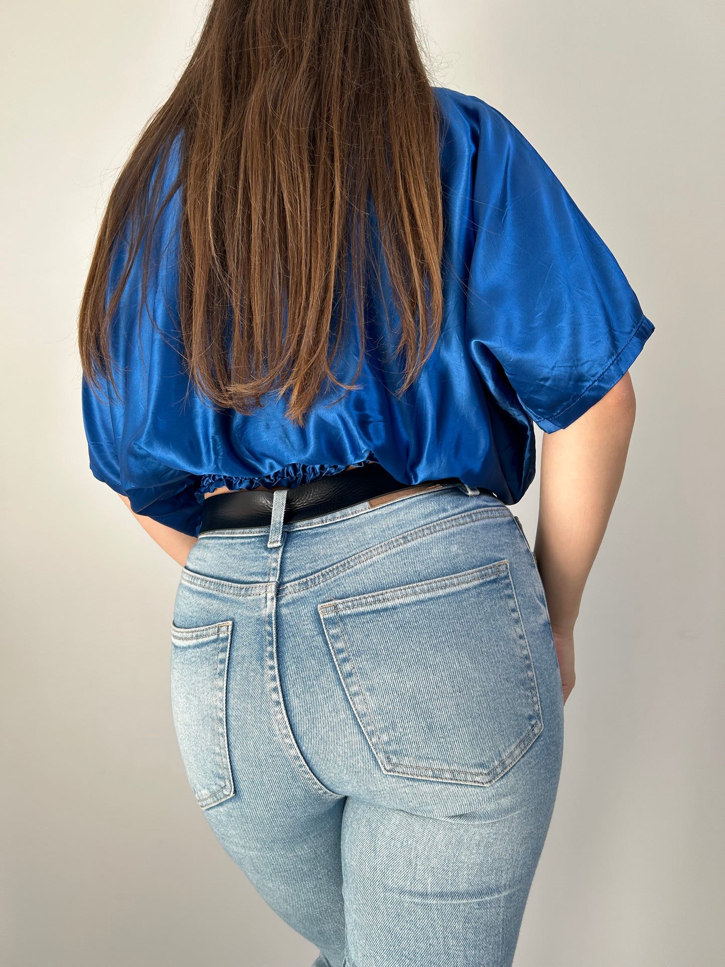 90s tight waist satin blue shirt Size 36 to 40