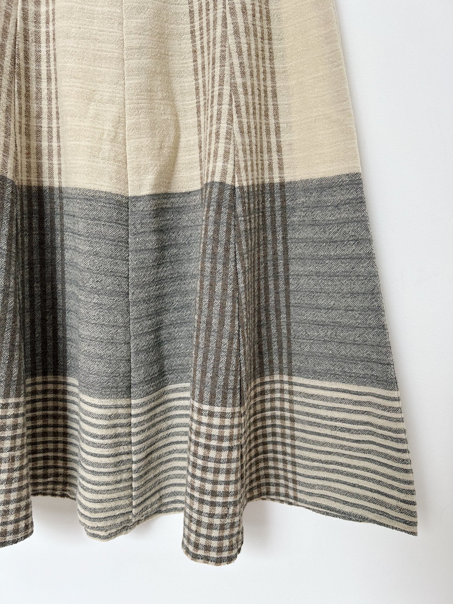 70s beige plaid skirt Size 34