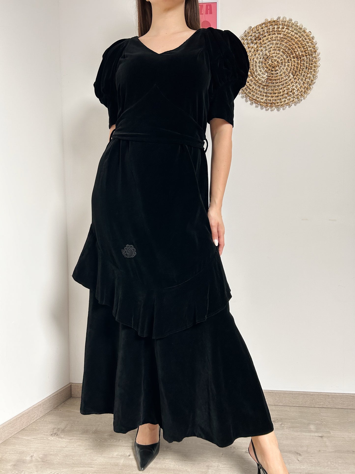 Long black velvet dress 70s Size 40