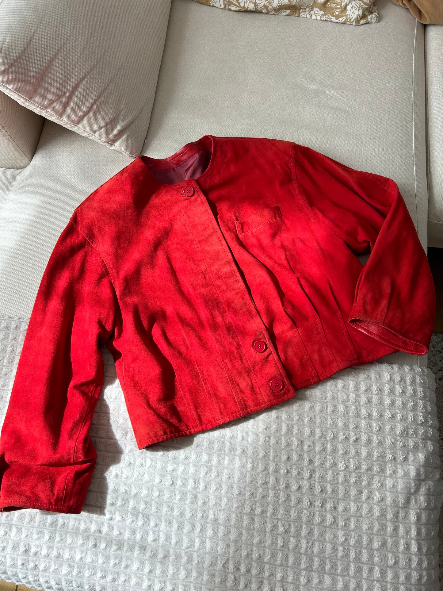 Veste courte en daim rouge 70s Taille 38/40