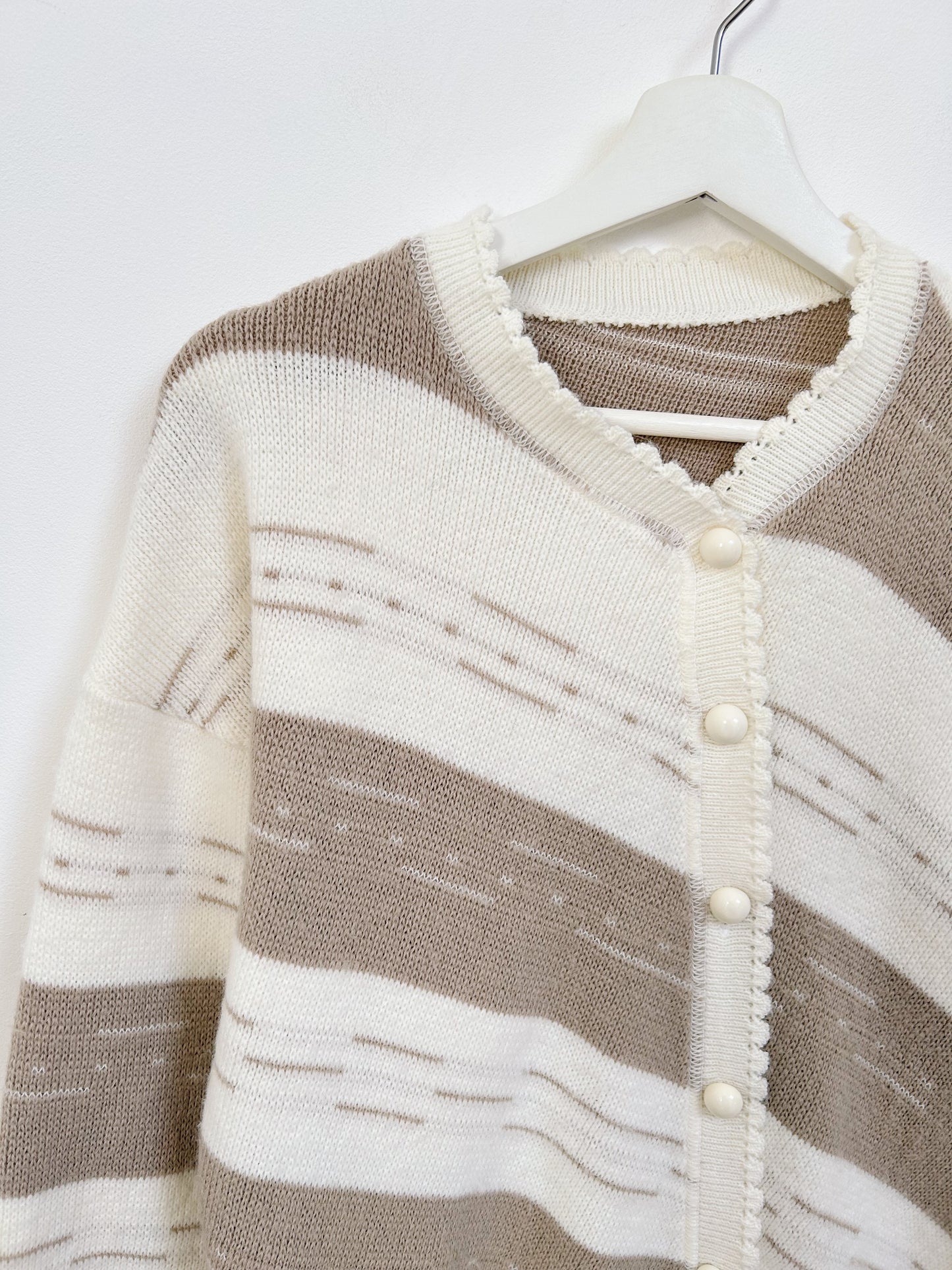 Cardigan oversize  à rayures blanc et beige 90s Taille 40