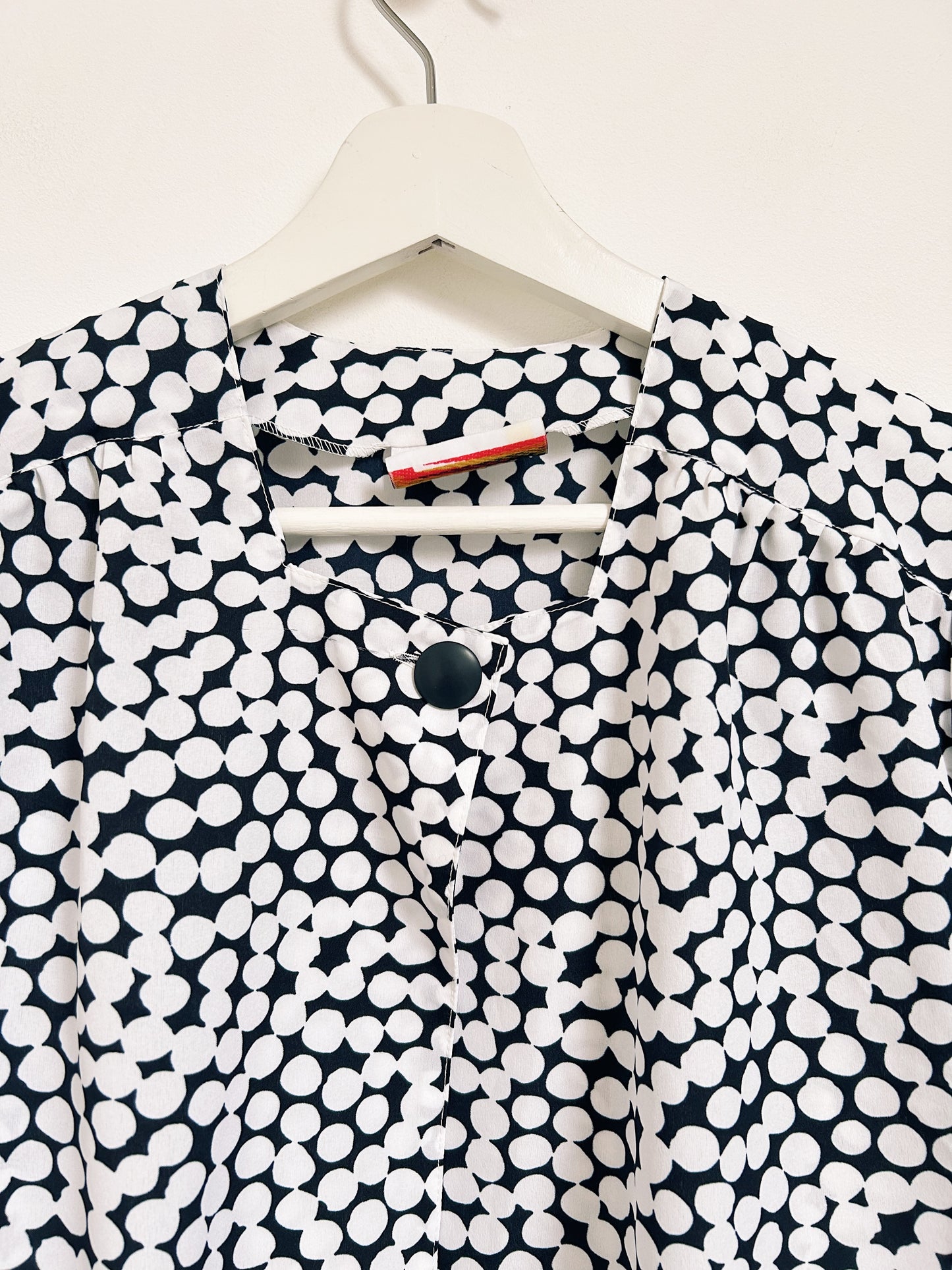 90s White and Navy Polka Dot Blouse Size 40