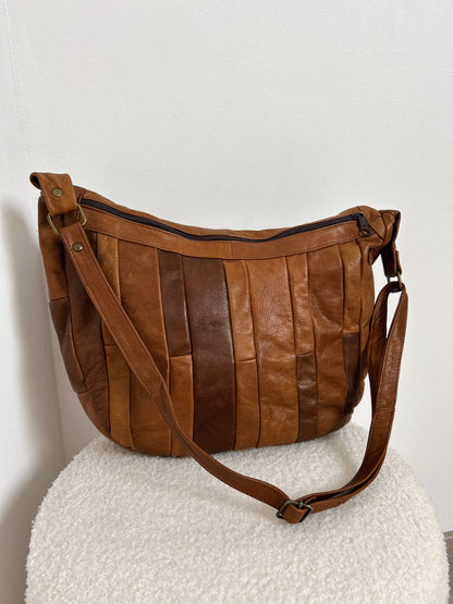 Large 70s brown leather bag