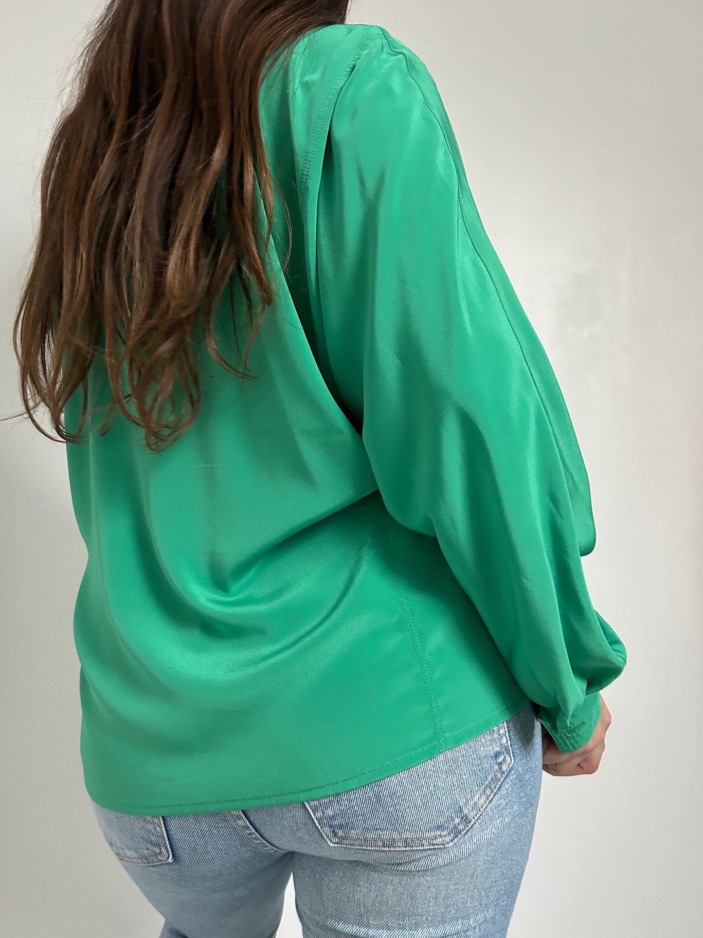 Chemise oversize vert satiné 90s Taille 40/42