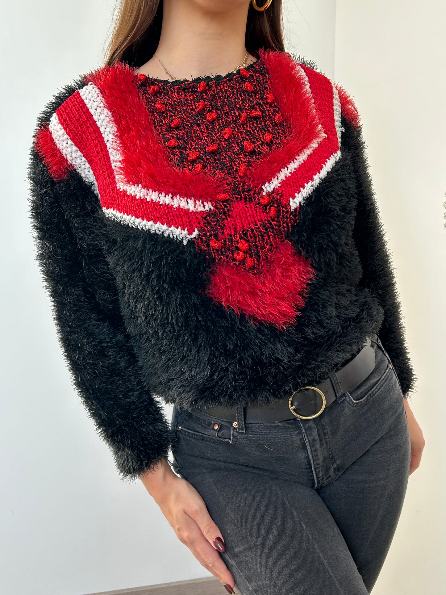 Black and red furry sweater 80s Size 36