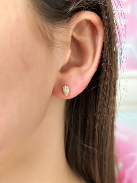 Romy gold plated ear chip