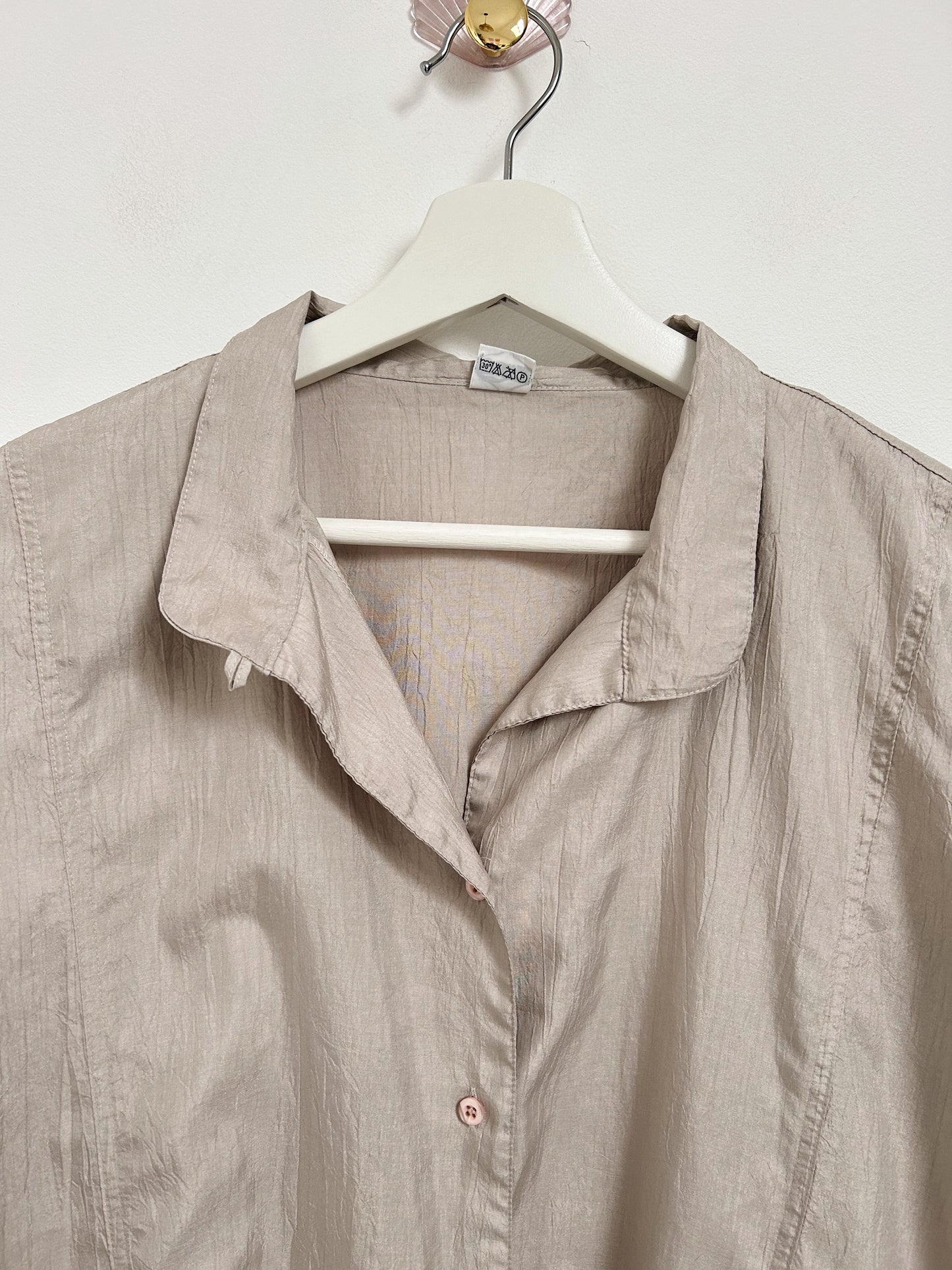 Chemise oversize beige satinée blanche 90s Taille 44