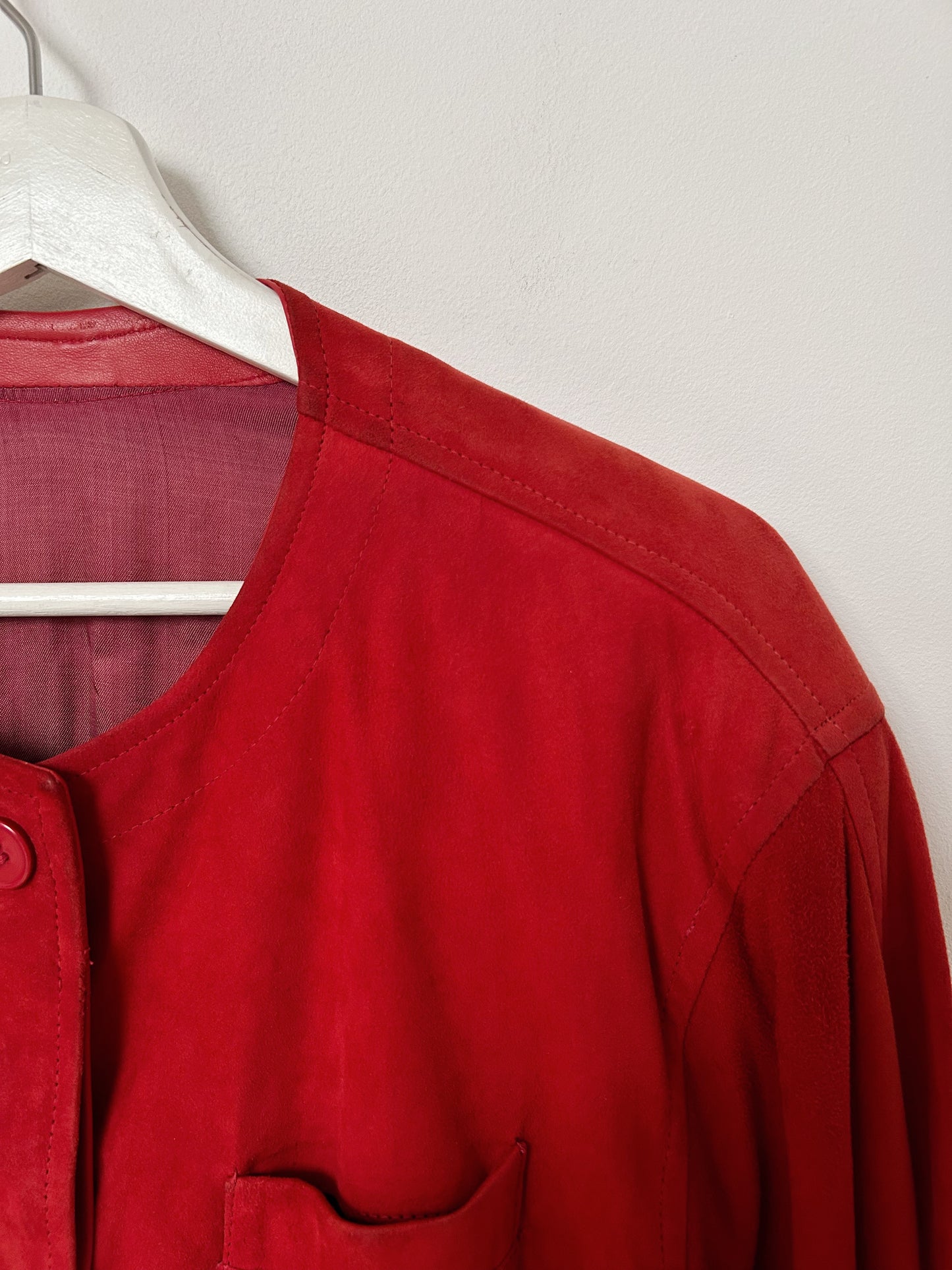 Veste courte en daim rouge 70s Taille 38/40